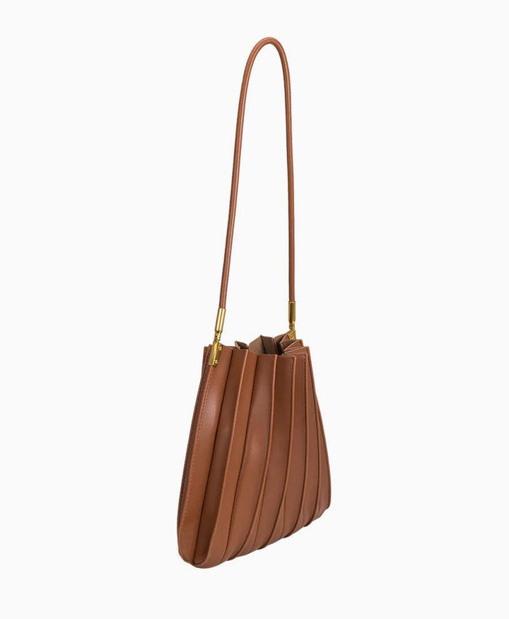 Plissierte Schultertasche CARRIE aus veganem Leder - Cognac - Melie Bianco - clomes