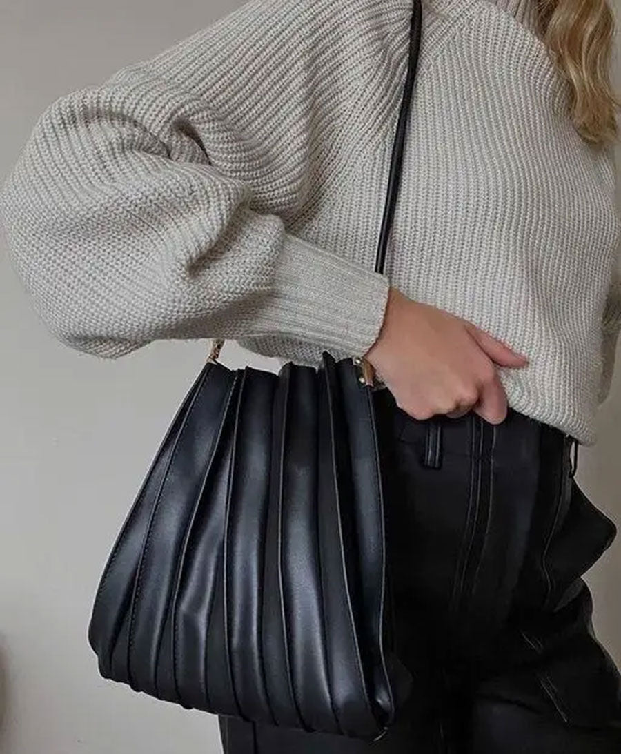 Plissierte Schultertasche CARRIE aus veganem Leder - Schwarz - Melie Bianco - clomes