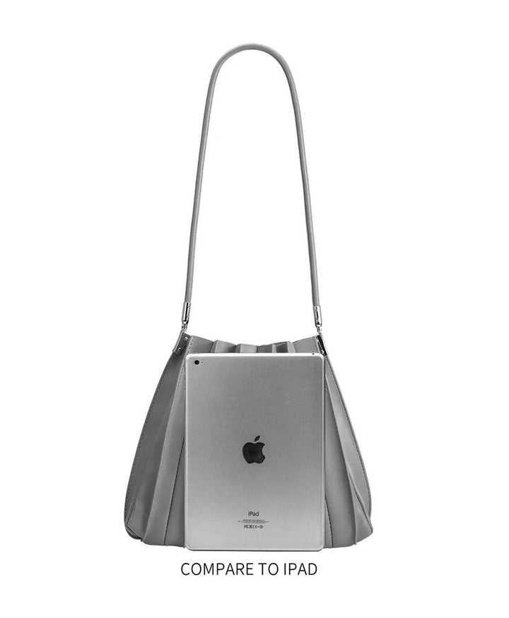 Plissierte Schultertasche CARRIE aus veganem Leder - Schwarz - Melie Bianco - clomes