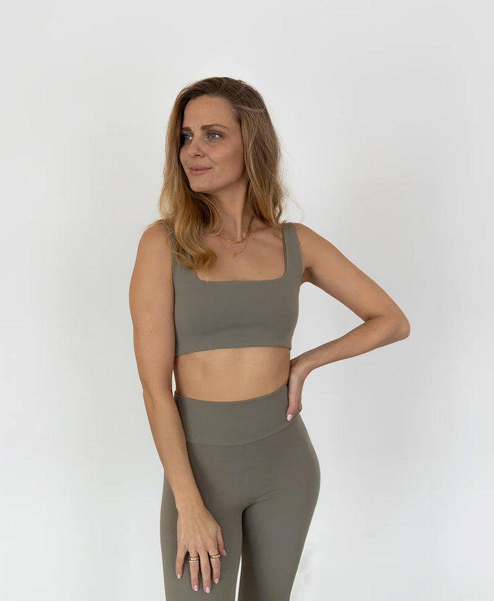 Top SIRA aus Lyocell Tencel - Olivgrün
