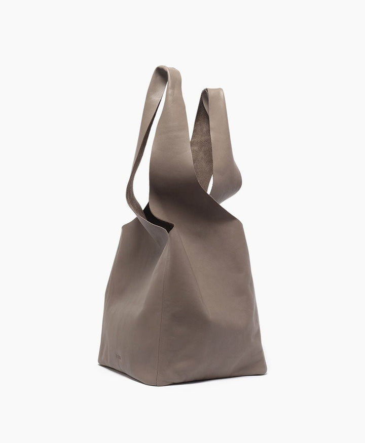 Quadratische Ledertasche Slouchy Bag - Clay - PARK - clomes