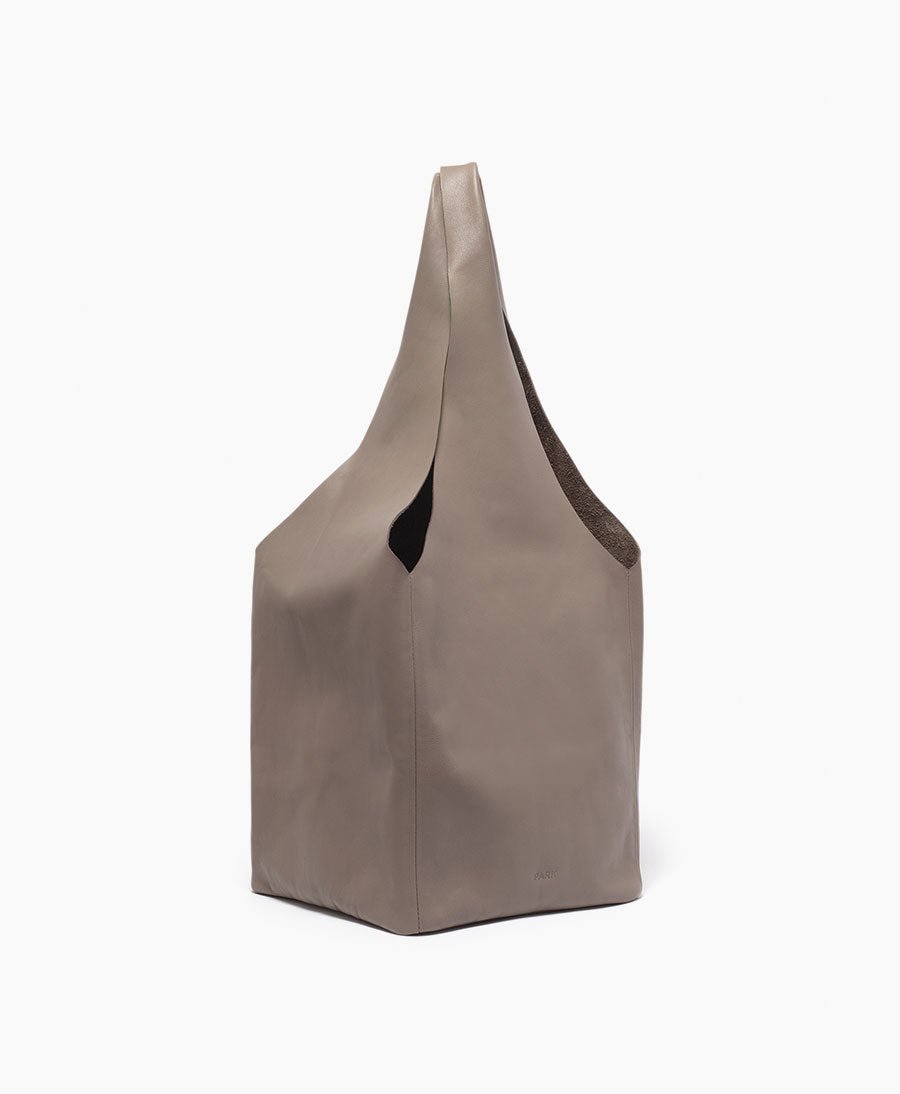 Quadratische Ledertasche Slouchy Bag - Clay - PARK - clomes