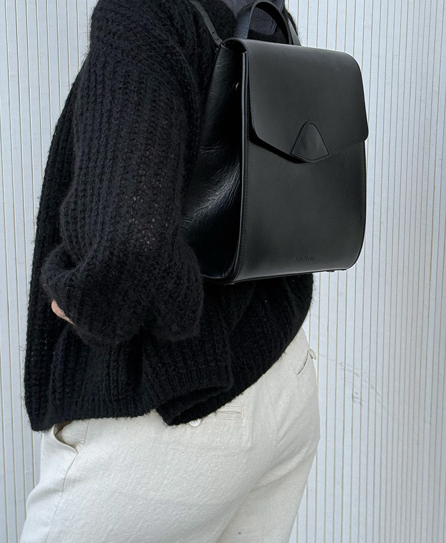 Kleiner Rucksack aus Leder in Schwarz von VereVerto - Secondhand