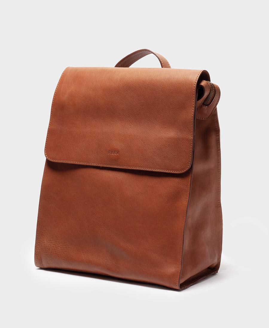 Schlichter Lederrucksack mit Reissverschluss - Braun - PARK - clomes