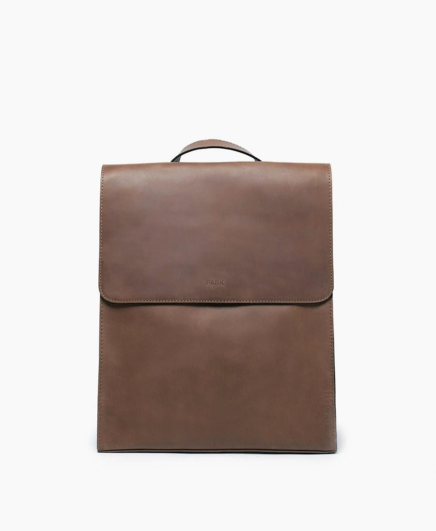 Schlichter Lederrucksack mit Reissverschluss - Mocca - PARK - clomes
