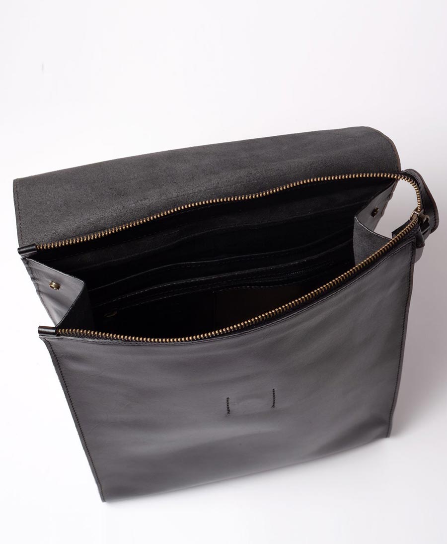 Schlichter Lederrucksack mit Reissverschluss - Schwarz - PARK - clomes