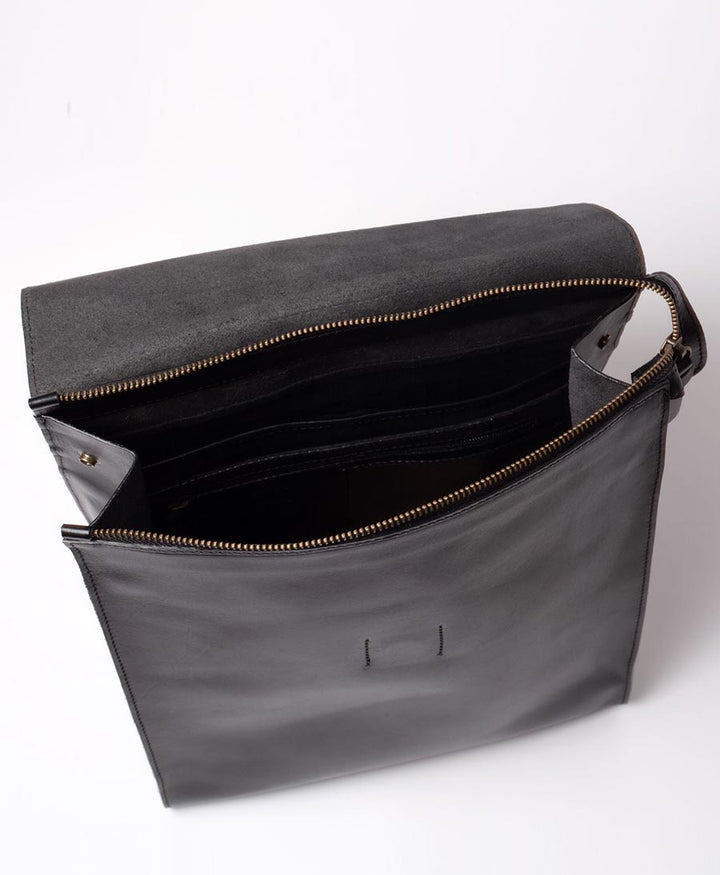 Schlichter Lederrucksack mit Reissverschluss - Schwarz - PARK - clomes