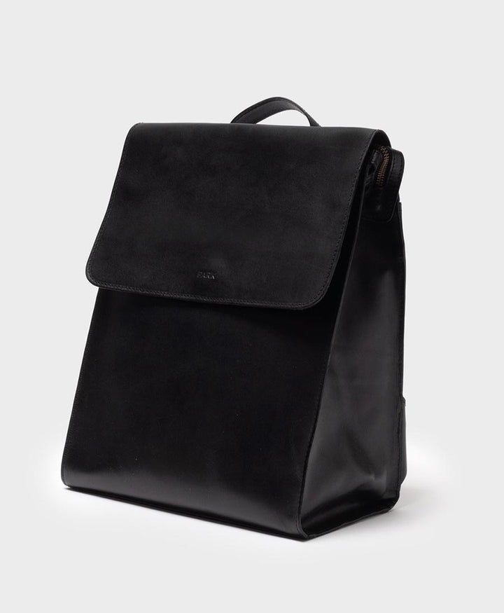 Schlichter Lederrucksack mit Reissverschluss - Schwarz - PARK - clomes