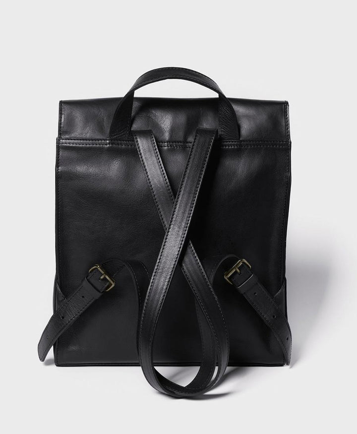 Schlichter Lederrucksack mit Reissverschluss - Schwarz - PARK - clomes