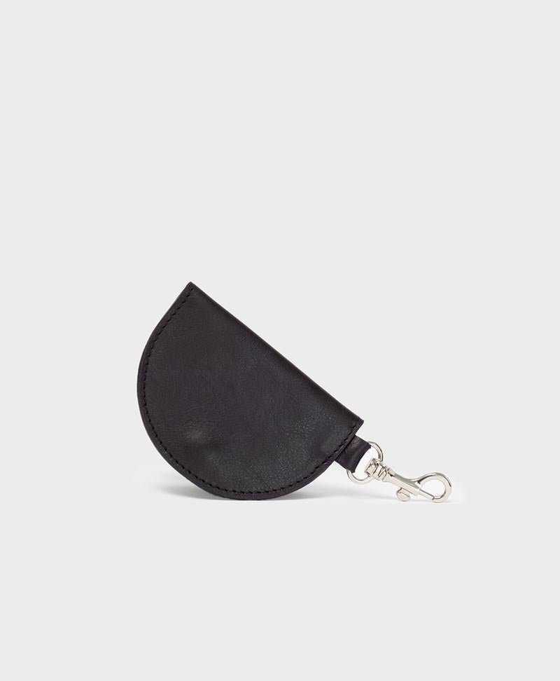 Schlüssel - Anhänger Mini Lederbeutel Halbmond und Karabiner schwarz / silber - PARK - clomes