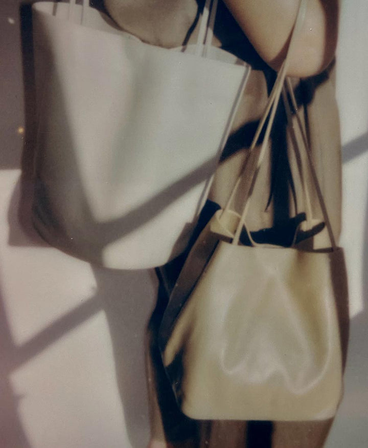 Schultertasche "Bucket" - Lammleder, Graubraun - Modern Weaving - clomes