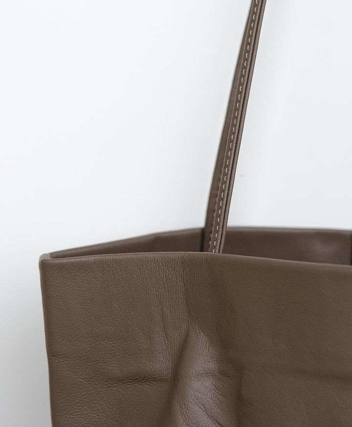 Schultertasche "Bucket" - Lammleder, Graubraun - Modern Weaving - clomes