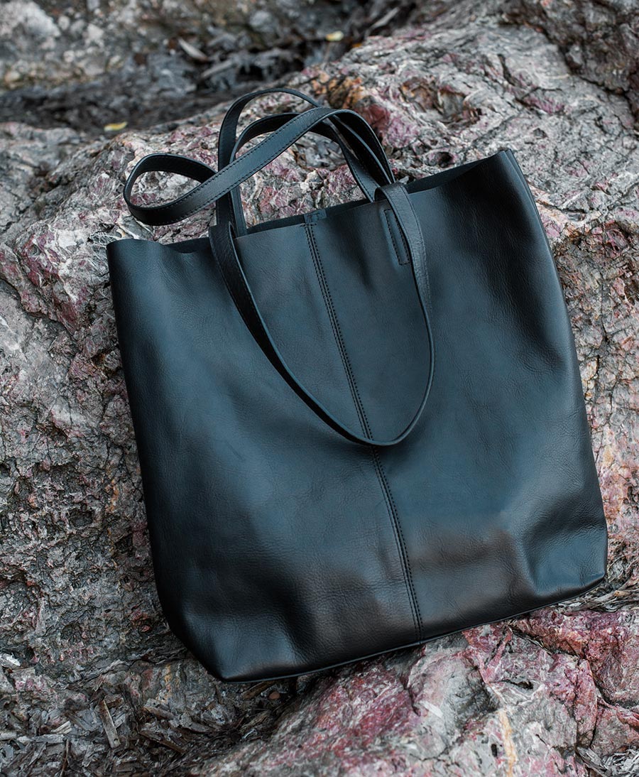 Schultertasche / Tragetasche Tote Bag aus schwarzem Leder - PARK - clomes