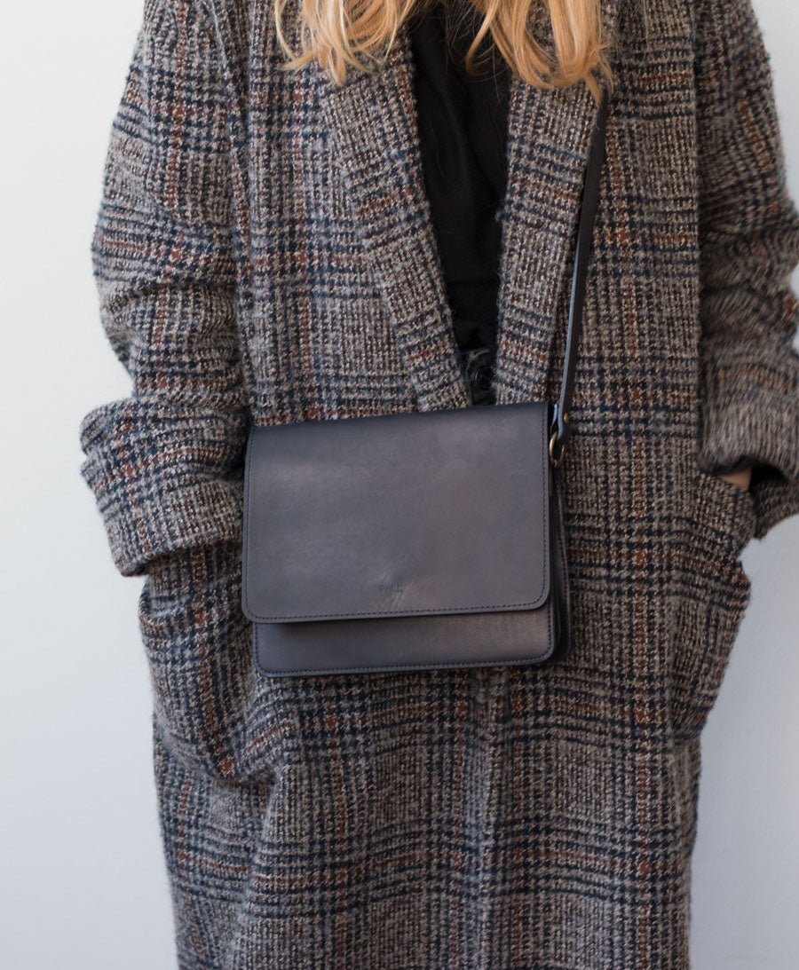 Schwarze Crossbody Bag aus Leder von PARK - Secondhand - PARK - clomes