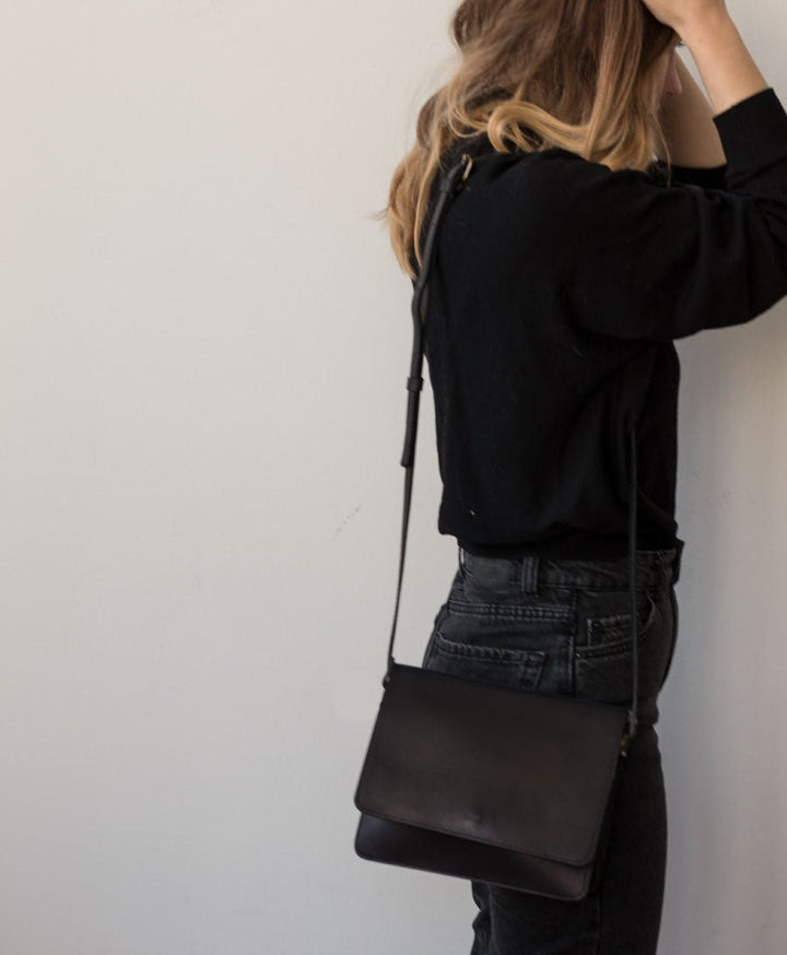 Schwarze Crossbody Bag aus Leder von PARK - Secondhand - PARK - clomes