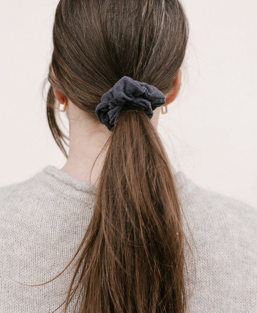 Scrunchie aus Bourette Seide - Schwarz - Clomes - clomes