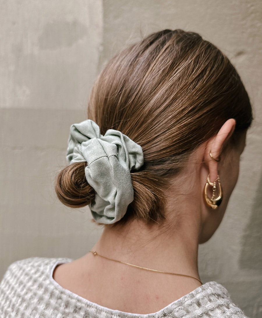 Grosses Scrunchie aus Seide / Lyocell - Salbei