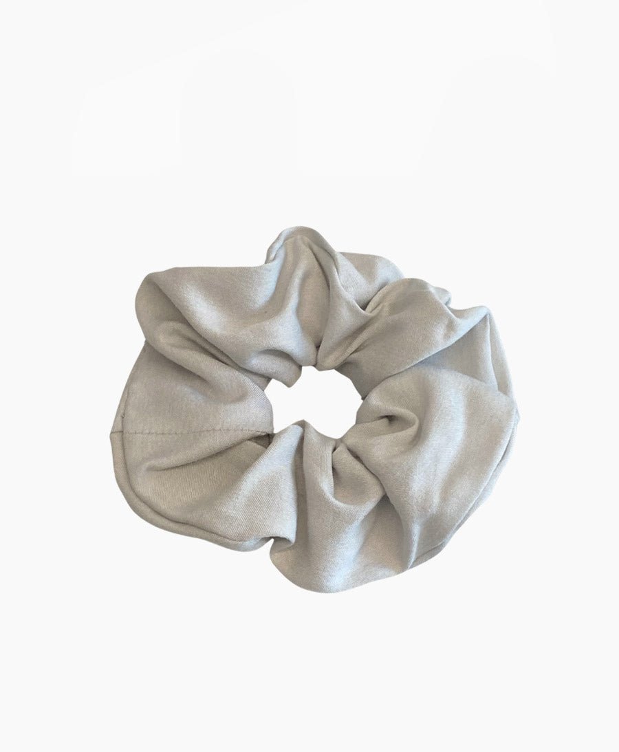 Grosses Scrunchie aus Seide / Lyocell - Hellgrau - Clomes - clomes