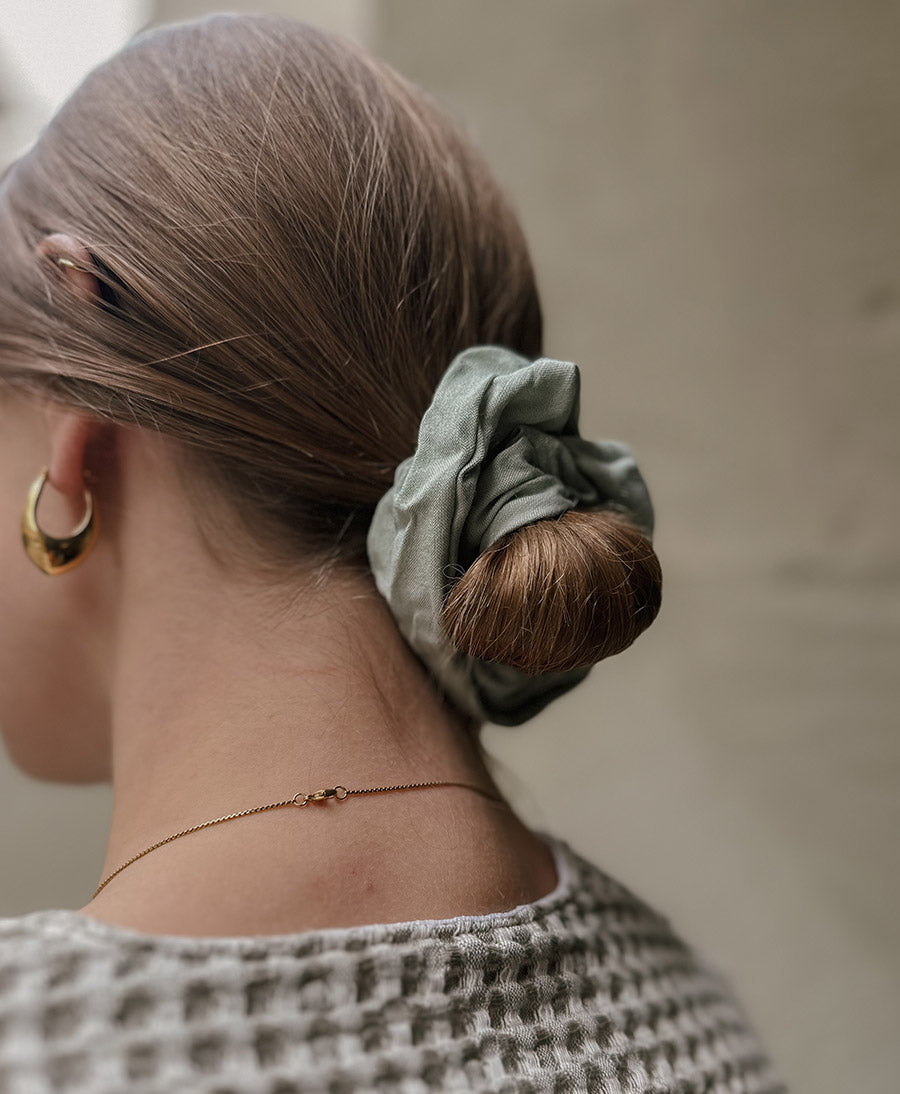 Grosses Scrunchie aus Seide / Lyocell - Salbei