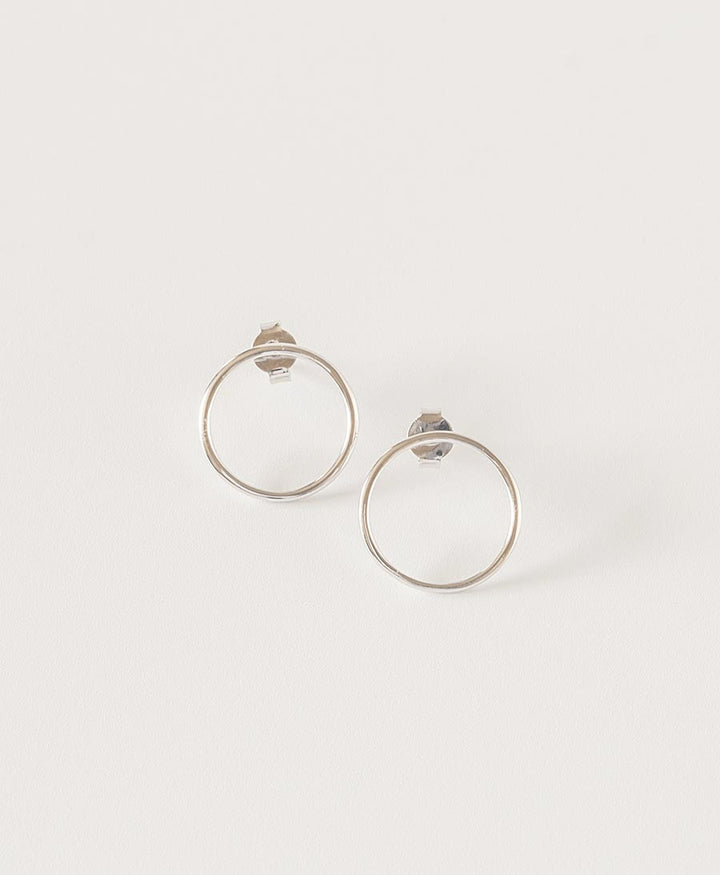 Small Circle Ohrstecker mit Weissgold vergoldet - V Design Lab - clomes