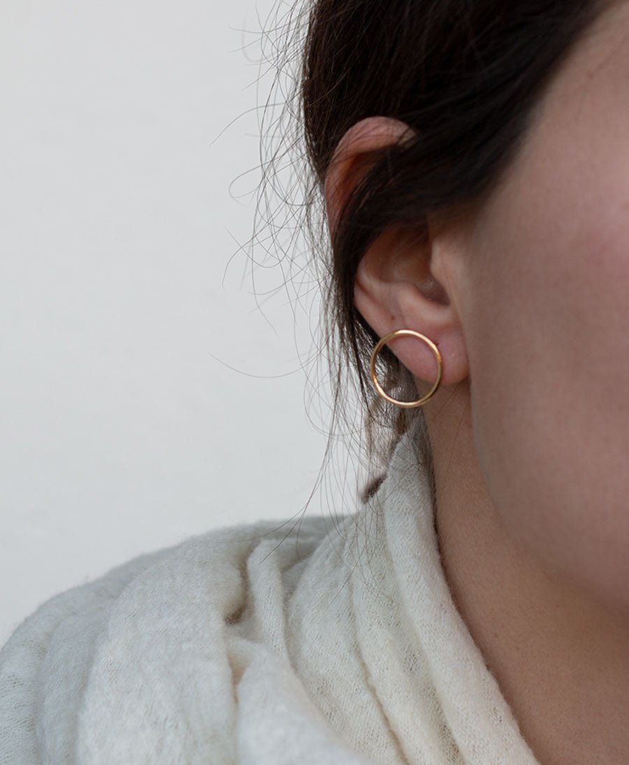 Small Circle Ohrstecker vergoldet - V Design Lab - clomes