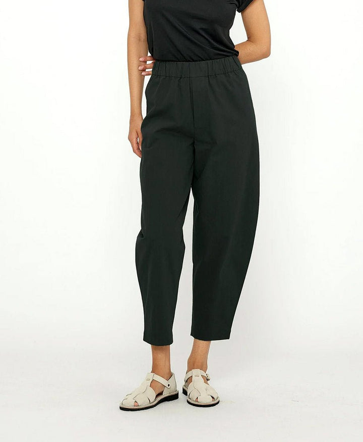 Stoffhose Elastic Pull - Up Trouser - Schwarz - 7115 by Szeki - clomes