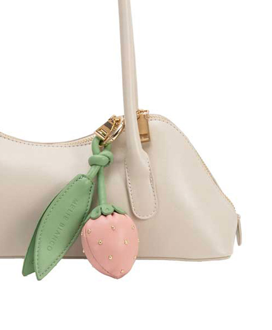 Taschenanhänger / Schlüsselanhänger ERDBEERE aus veganem Leder - Rosa