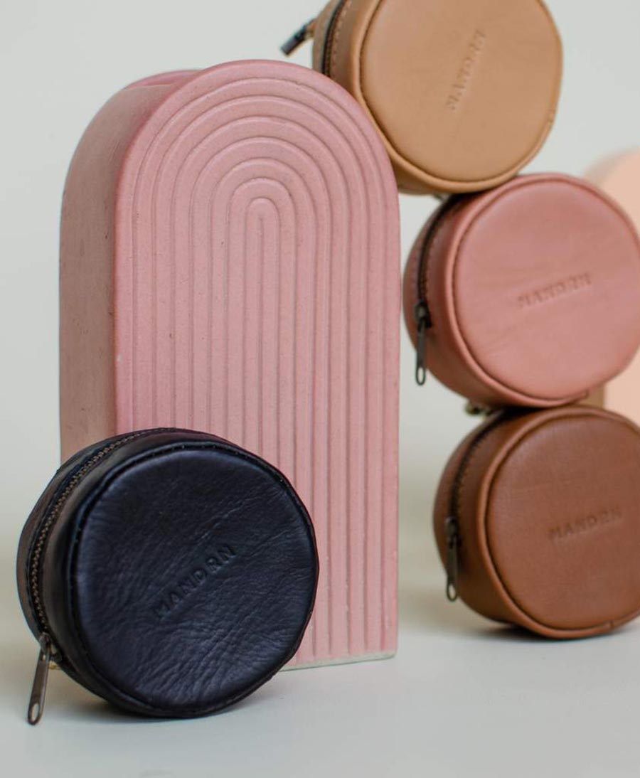 Taschen - Anhänger aus Leder - Rover Circle Tan - MANDRN - clomes