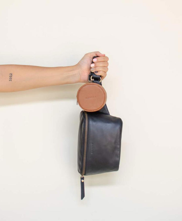 Taschen - Anhänger aus Leder - Rover Circle Tan - MANDRN - clomes