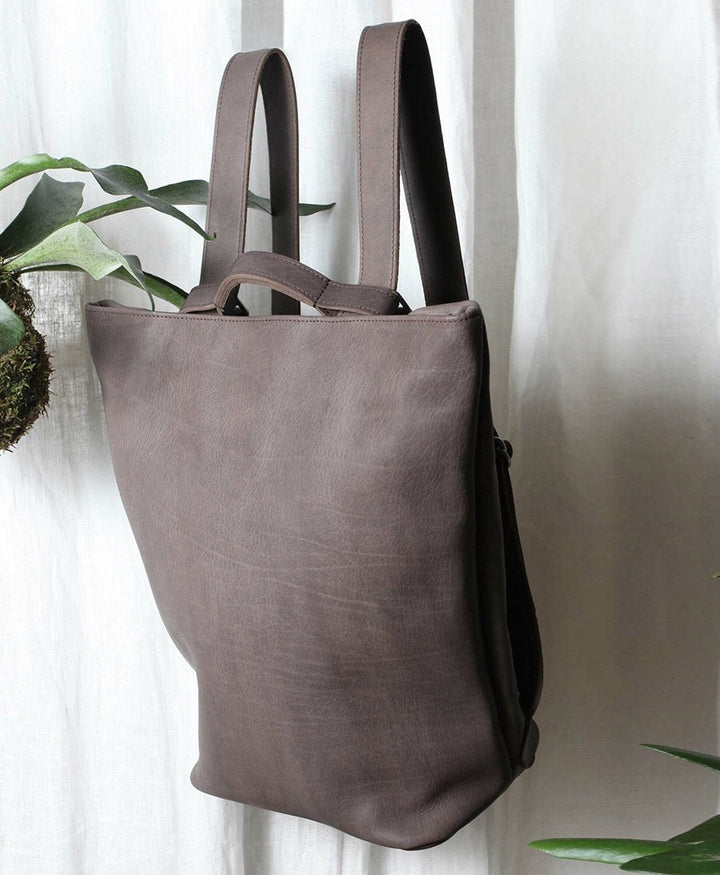 Tesris Rucksack & Tasche aus Leder - Graubraun - MDK - Miranda Kaloudis - clomes