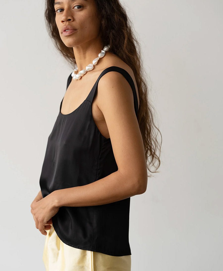 Top "The Silky Cami" - Schwarz - DONNI. - clomes