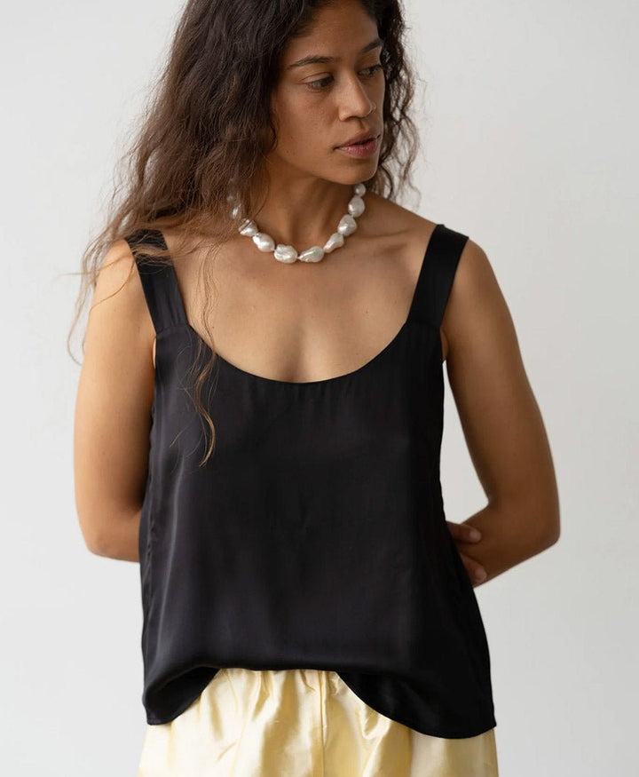 Top "The Silky Cami" - Schwarz - DONNI. - clomes