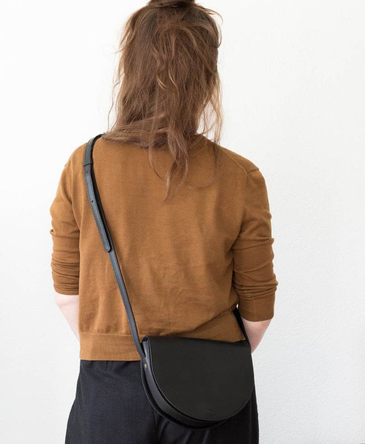 Umhängetasche Cross Body "Halbmond" schwarz - PARK - clomes