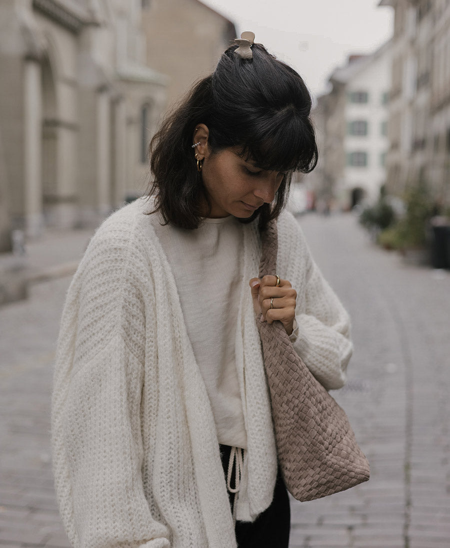 Gewebte Schultertasche JOHANNA aus veganem Leder - Clay Suede