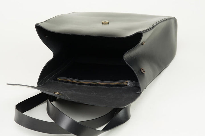 Kleiner Rucksack aus Leder in Schwarz von VereVerto - Secondhand