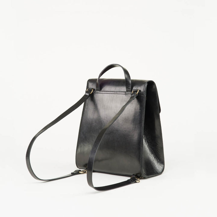 Kleiner Rucksack aus Leder in Schwarz von VereVerto - Secondhand