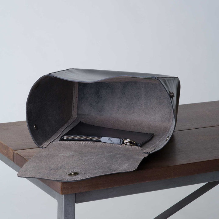 Kleiner Rucksack aus Leder in Schwarz von VereVerto - Secondhand