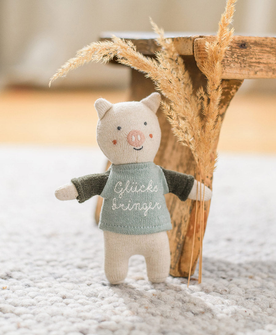 Glücksbringer Schwein mit Shirt - Blau/Grün