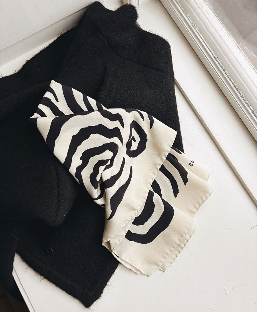 Grosses Seiden-Foulard "Linea Scarf" - Ivory
