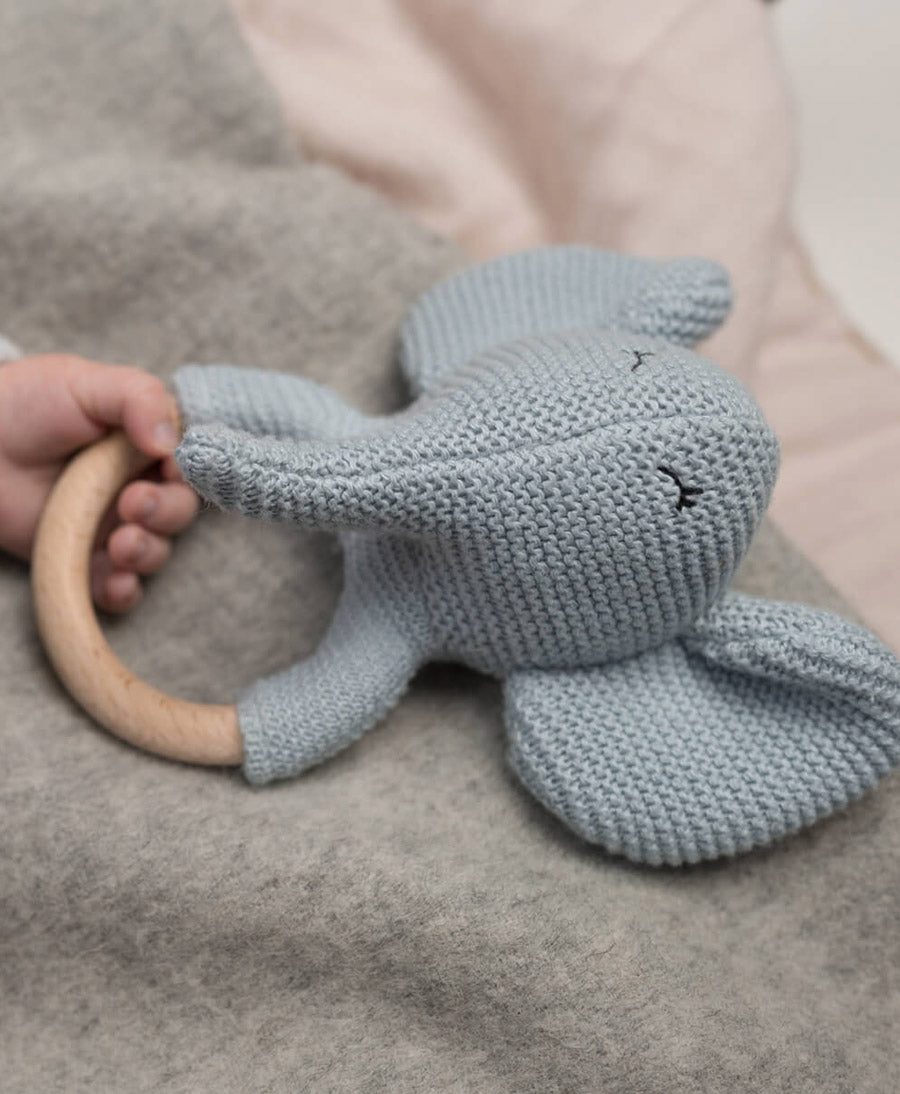 Babyrassel mit Holzring - Elvy der Elefant
