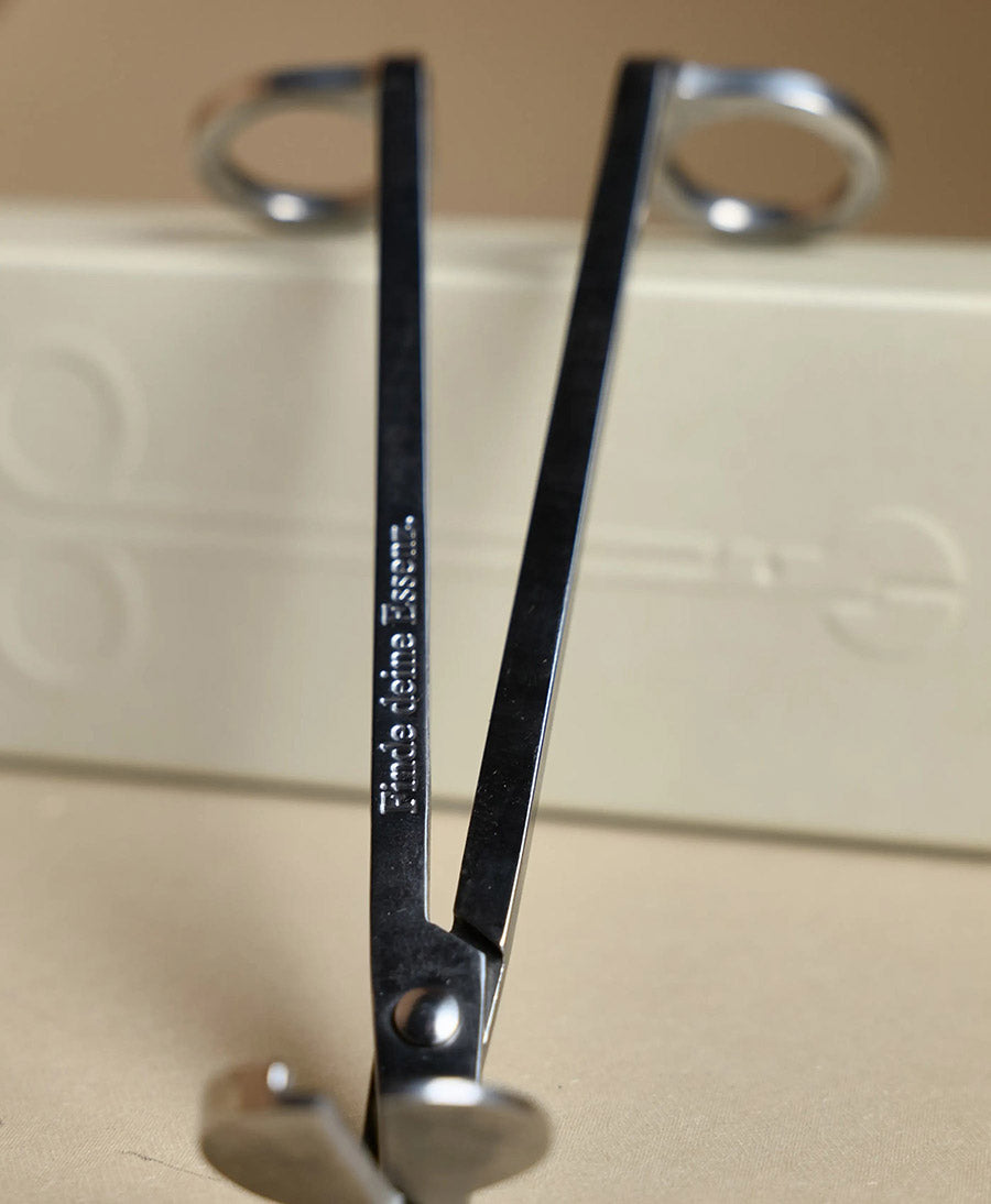 Dochtschere aus gebürstetem Edelstahl