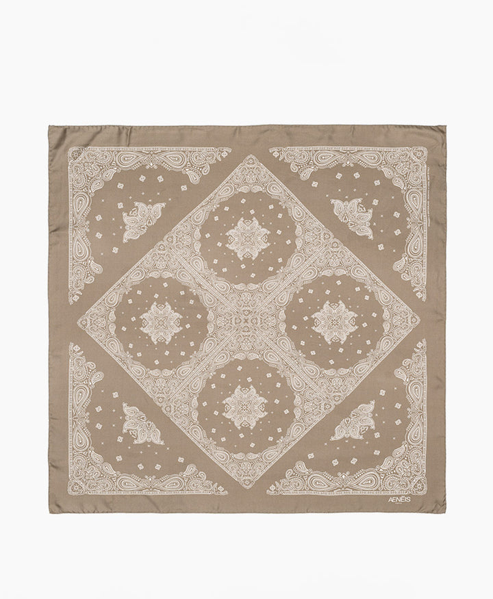 Grosses Seiden-Foulard "Minimal Bandana Silk Scarf" - Taupe