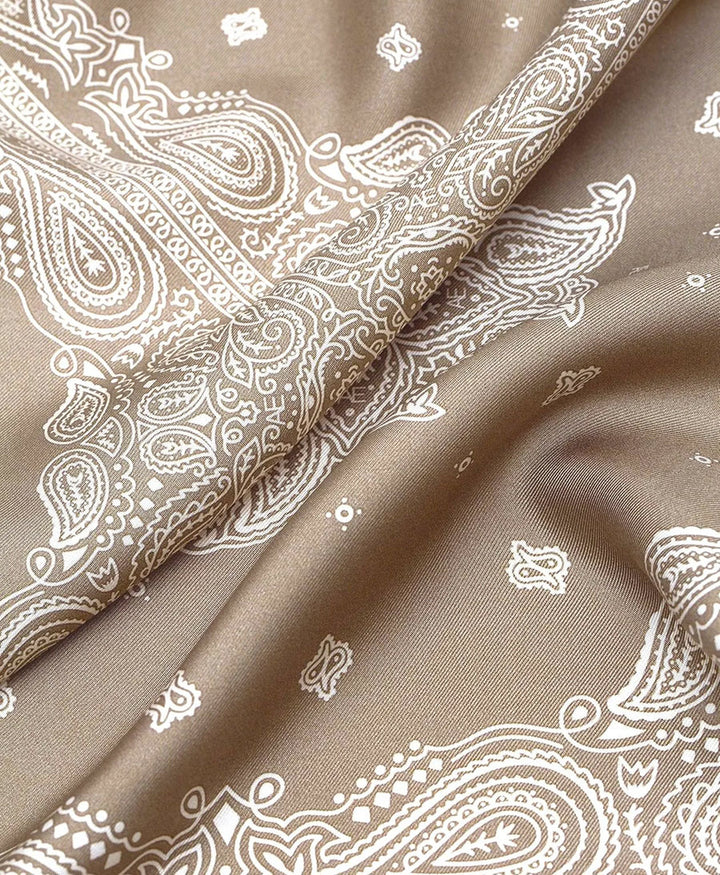Grosses Seiden-Foulard "Minimal Bandana Silk Scarf" - Taupe