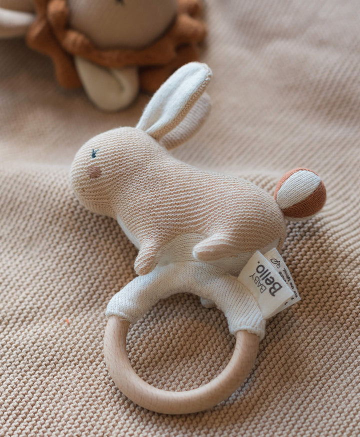Babyrassel mit Holzring - Rosy der Hase