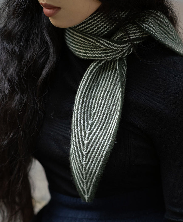 Kleiner Gestrickter Schal / Foulard aus Kaschmir - Grün / Weiss gestreift