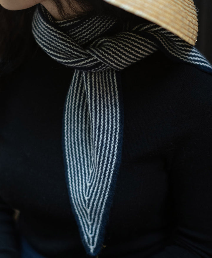 Kleiner Gestrickter Schal / Foulard aus Kaschmir - Blau / Weiss