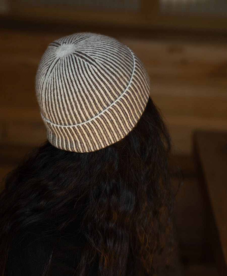 Gerippte Mütze / Beanie aus Kaschmir - Braun gestreift