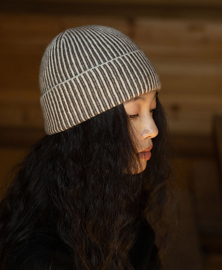 Gerippte Mütze / Beanie aus Kaschmir - Braun gestreift