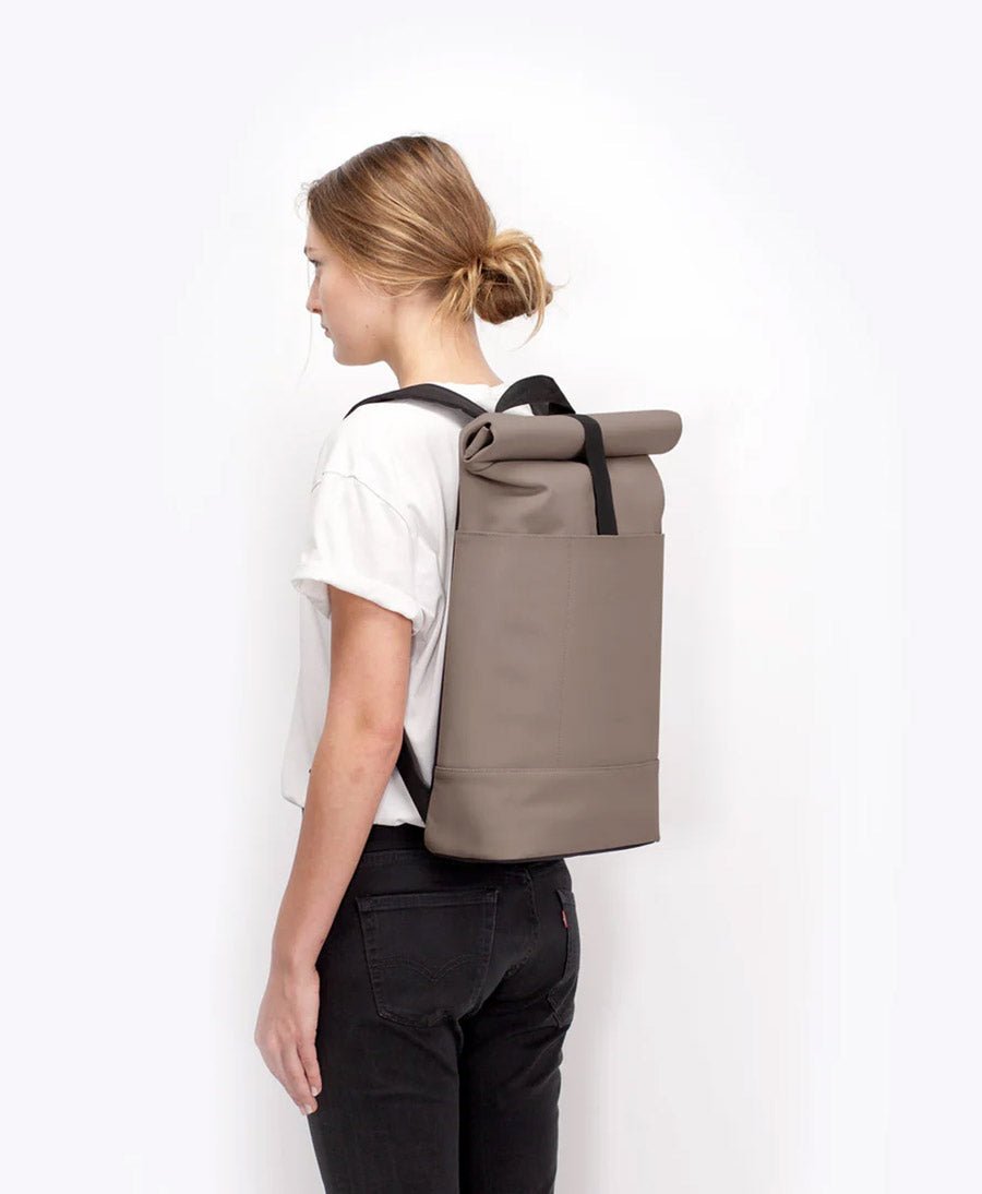 Veganer Rucksack "Hajo Medium" Infinity Dark Sand - Ucon Acrobatics - clomes