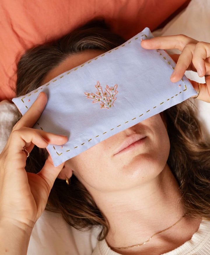 Augenkissen "Eye Pillow RAHA Embroidery Coral" - Hellblau